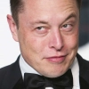 Elon Musk wstrzymuje się z zakupem Twittera. Umowa zostanie...