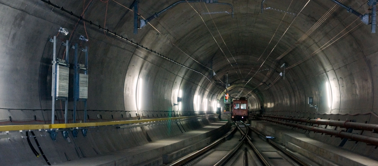 Przez Alpy, na skróty - Tunel św. Gotarda