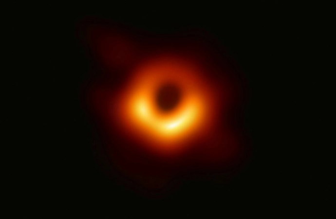 Mamy pierwsze zdjęcie czarnej dziury!